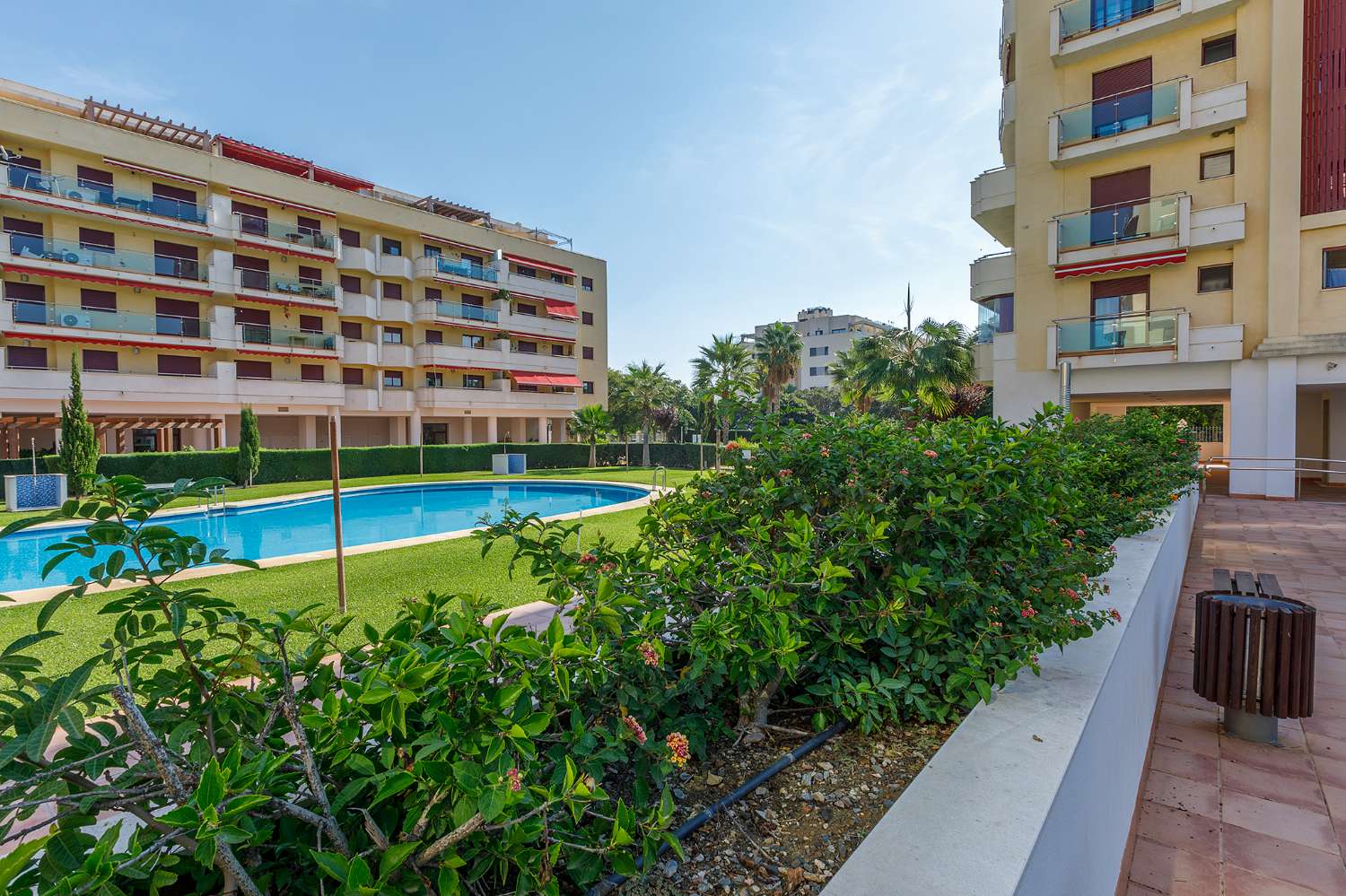 Two bedroom apartment Torre del Mar new area, air-conditioning and pool