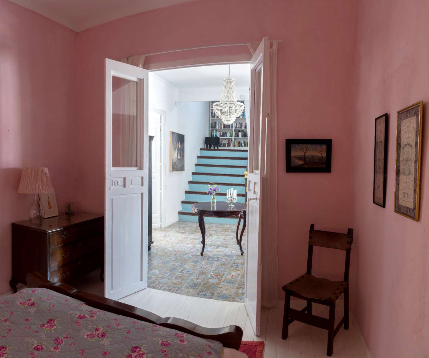 Historiskt Hus i Hjärtat av Vélez-Málaga - Upplev Tradition med Lyxen av Nutiden.