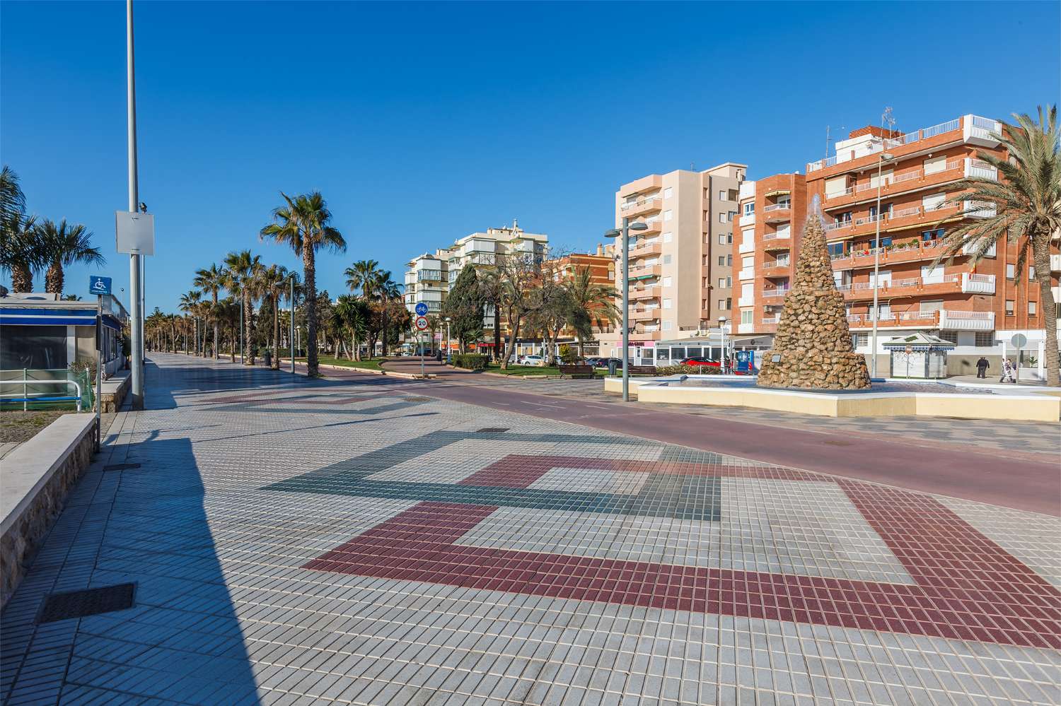 Yksiö vuokrattavissa Paseo Marítimo de Levante (Torre del Mar)