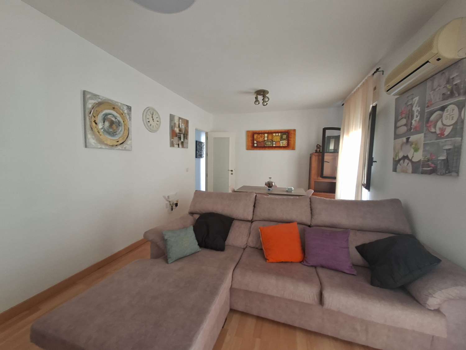 Rymlig och ljus fyrarumslägenhet i hjärtat av Vélez-Málaga