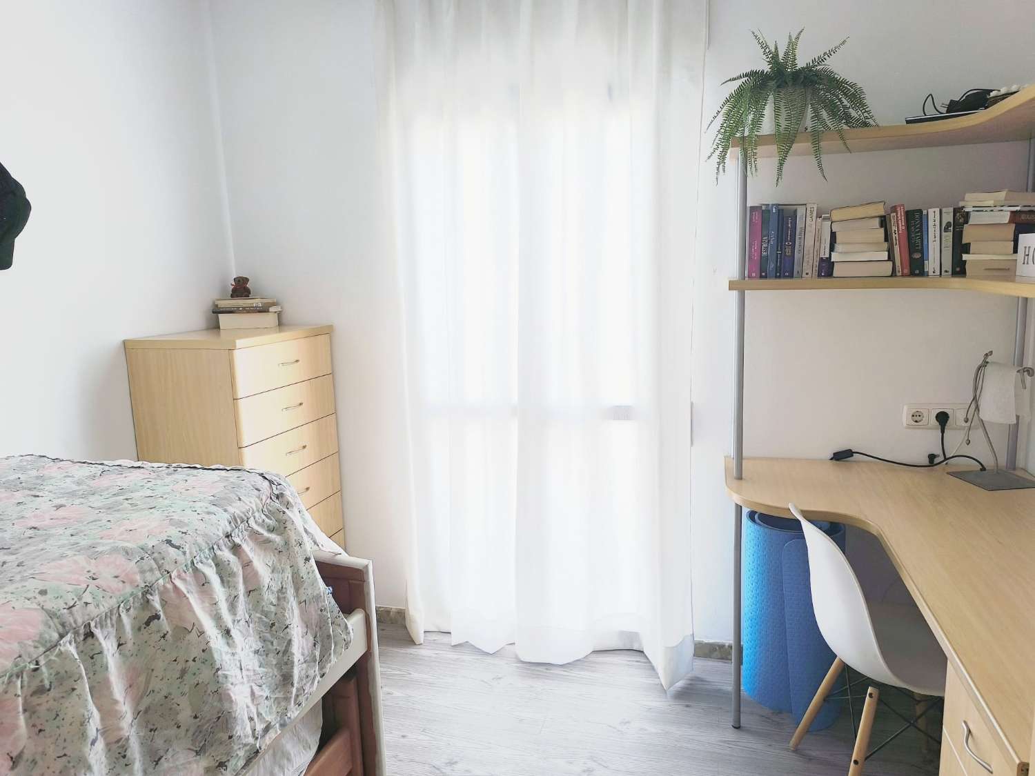 Rymlig och ljus fyrarumslägenhet i hjärtat av Vélez-Málaga