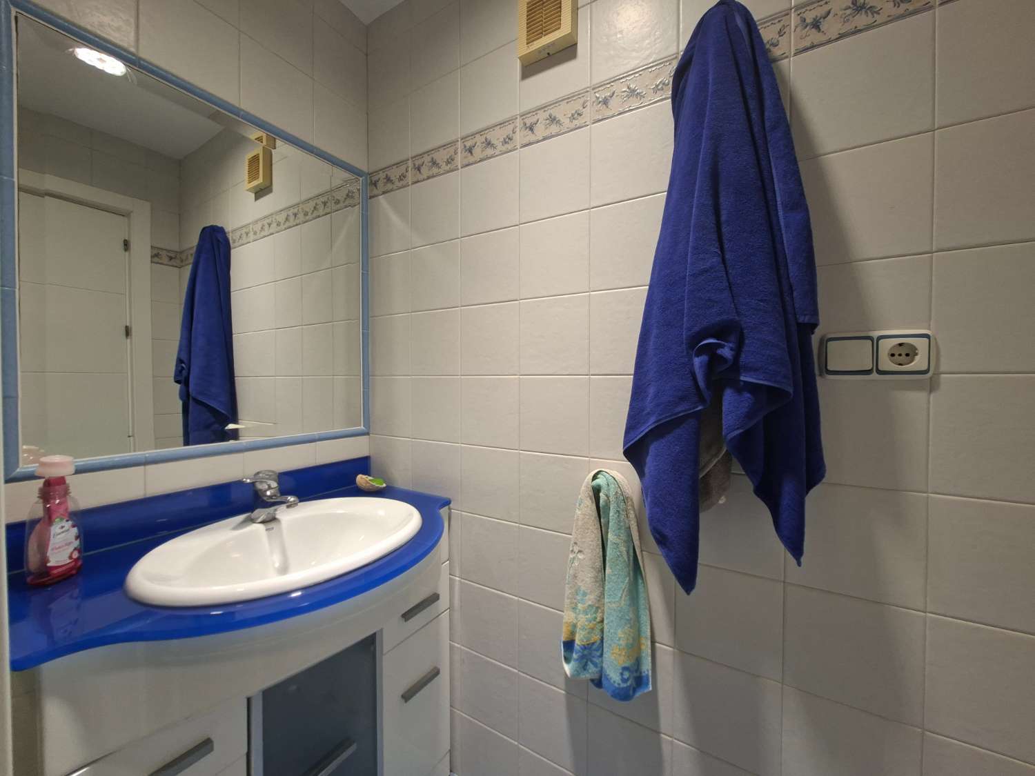 Rymlig och ljus fyrarumslägenhet i hjärtat av Vélez-Málaga