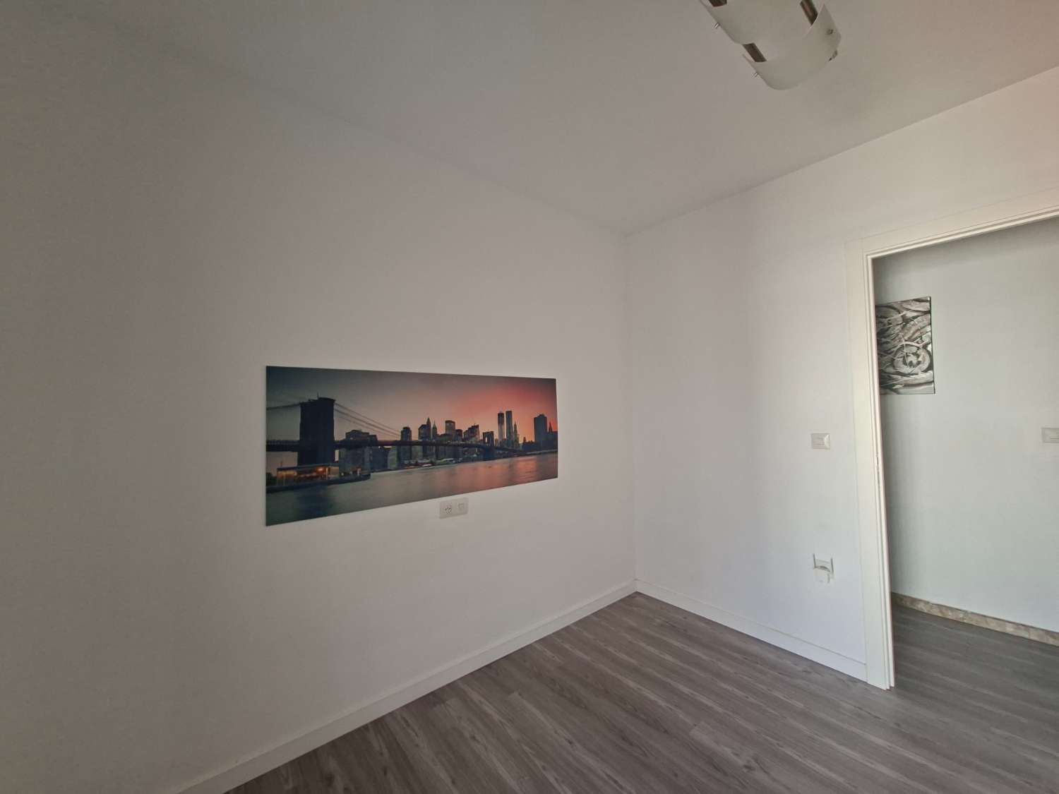 Rymlig och ljus fyrarumslägenhet i hjärtat av Vélez-Málaga