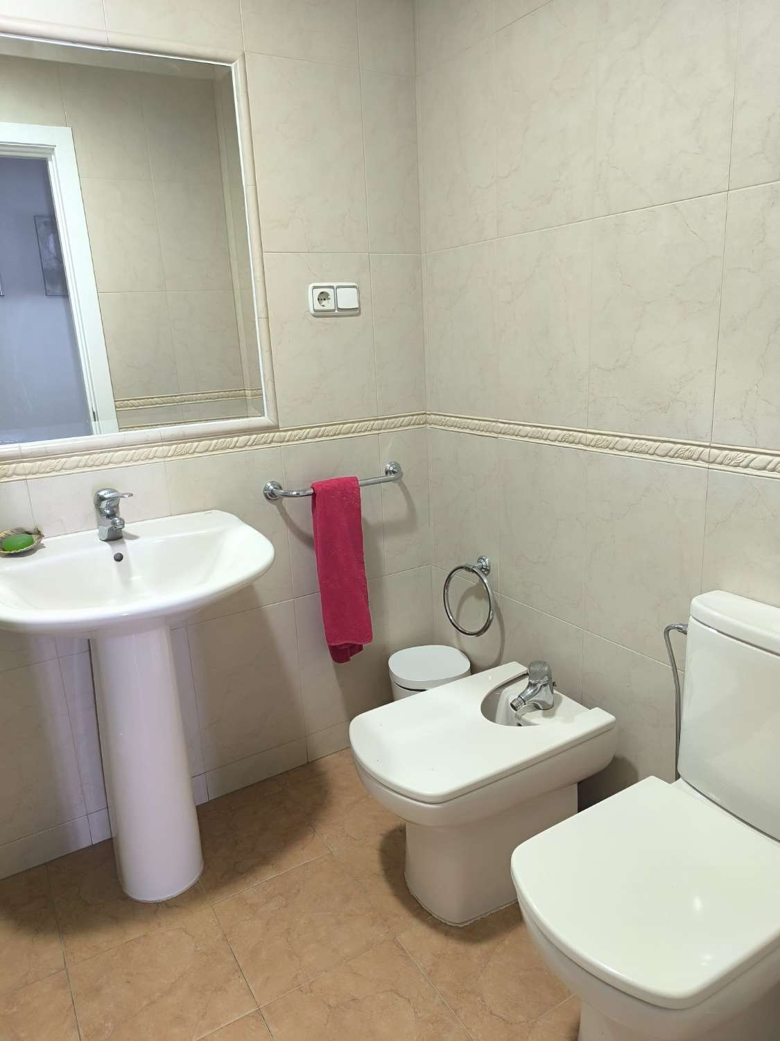 Rymlig och ljus fyrarumslägenhet i hjärtat av Vélez-Málaga