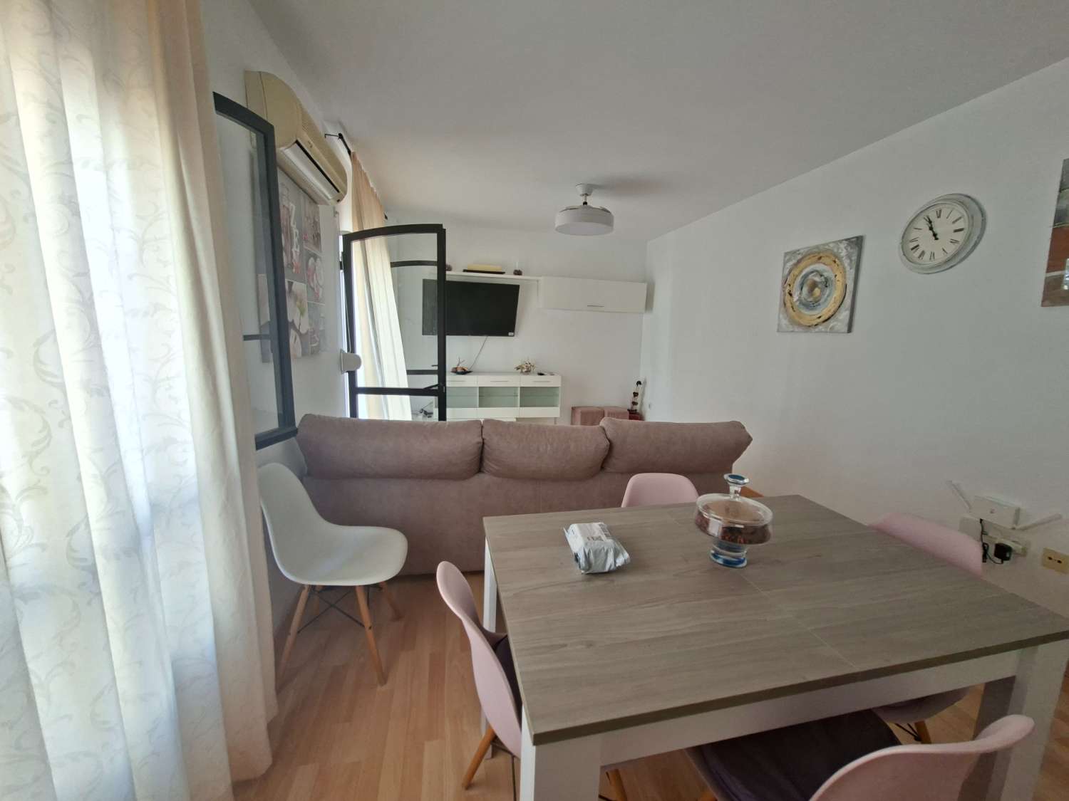 Rymlig och ljus fyrarumslägenhet i hjärtat av Vélez-Málaga