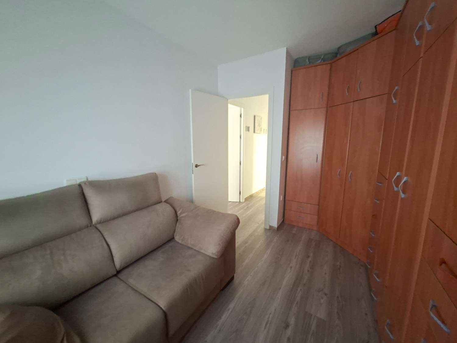 Rymlig och ljus fyrarumslägenhet i hjärtat av Vélez-Málaga