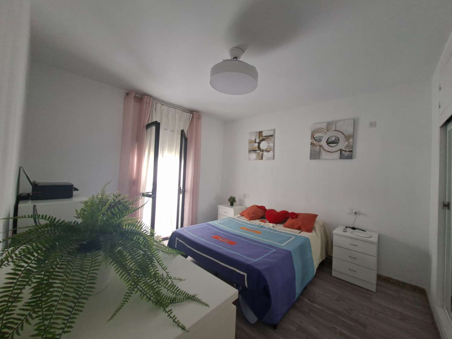 Rymlig och ljus fyrarumslägenhet i hjärtat av Vélez-Málaga