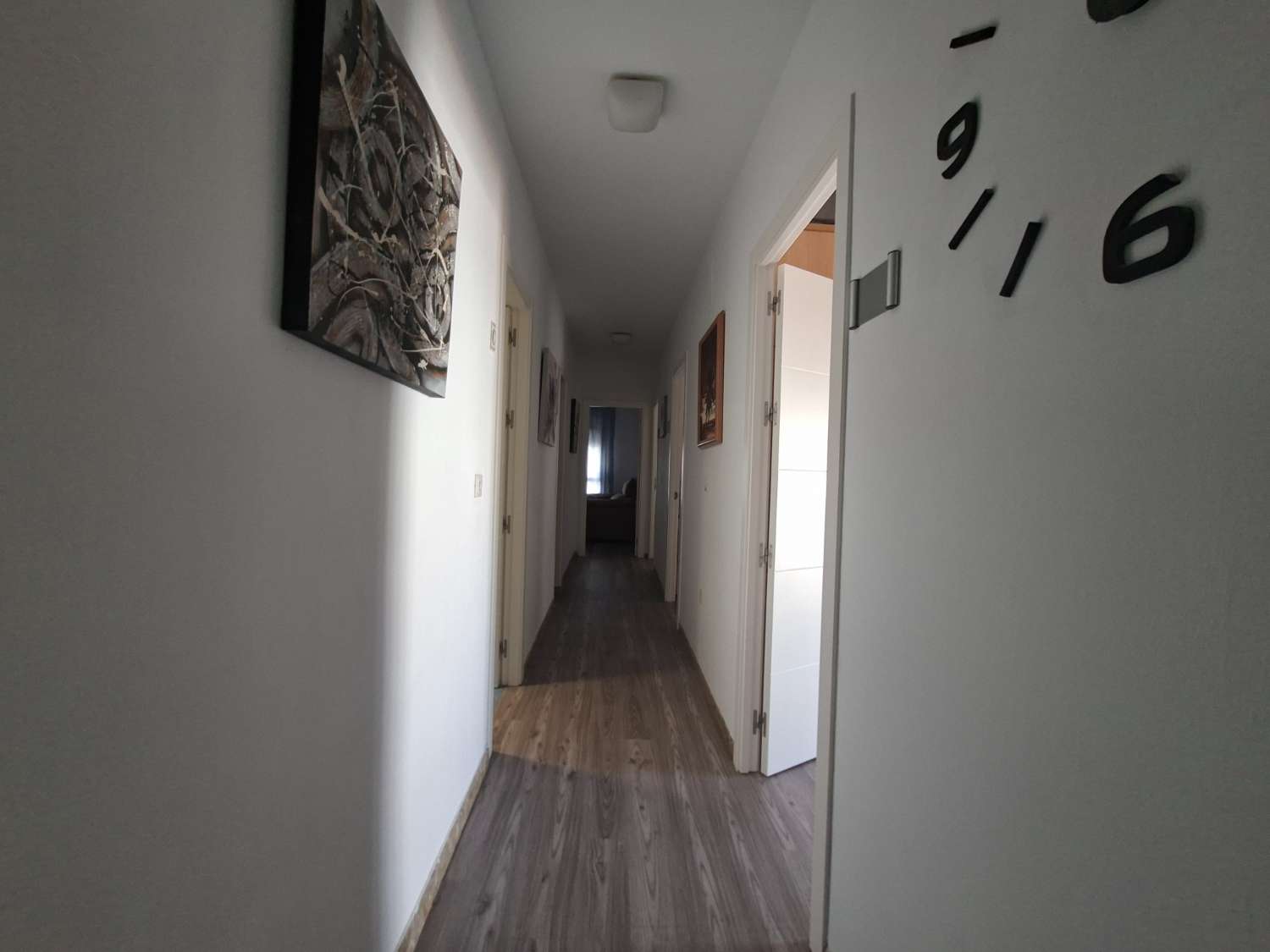 Rymlig och ljus fyrarumslägenhet i hjärtat av Vélez-Málaga