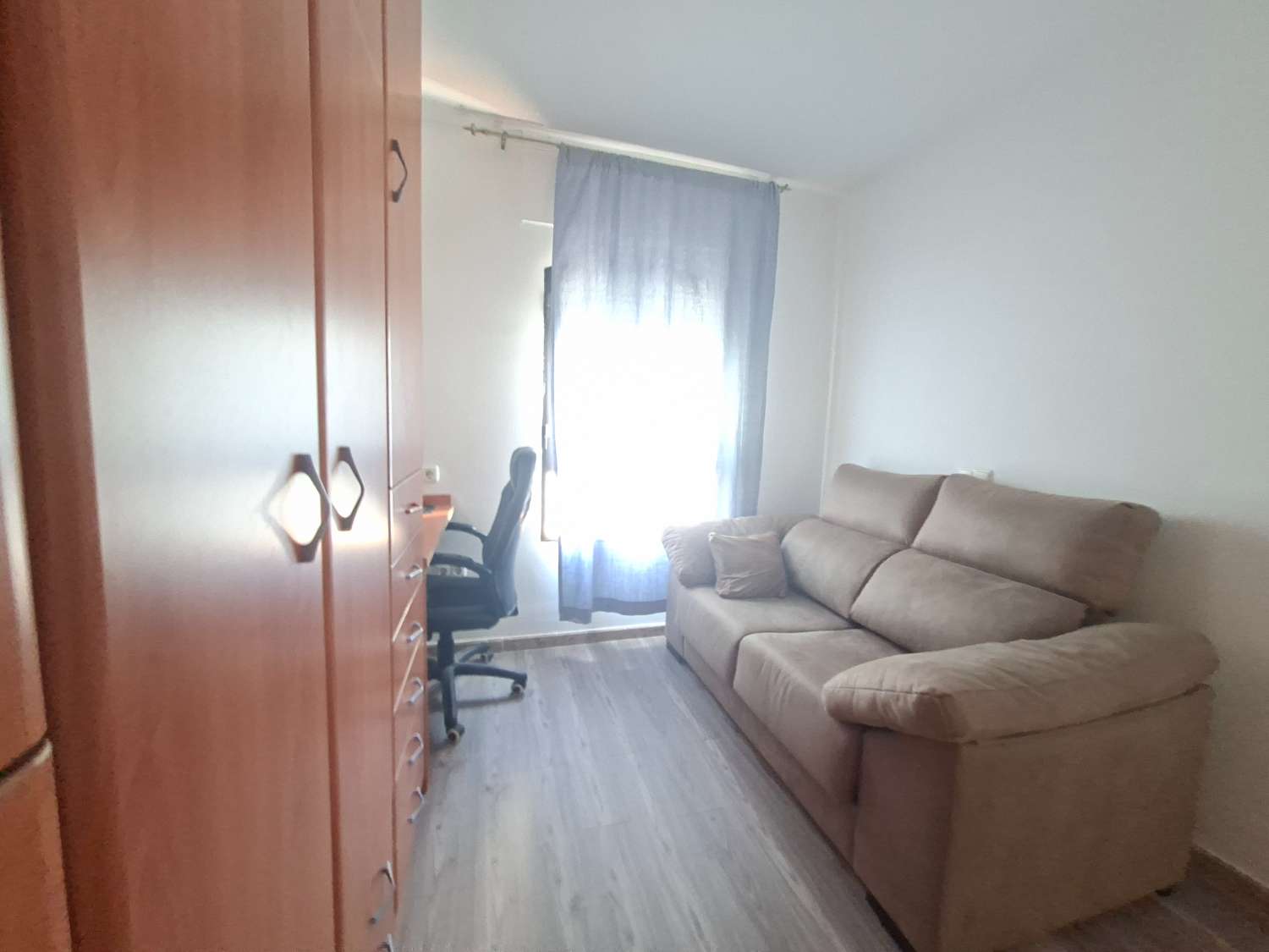 Rymlig och ljus fyrarumslägenhet i hjärtat av Vélez-Málaga