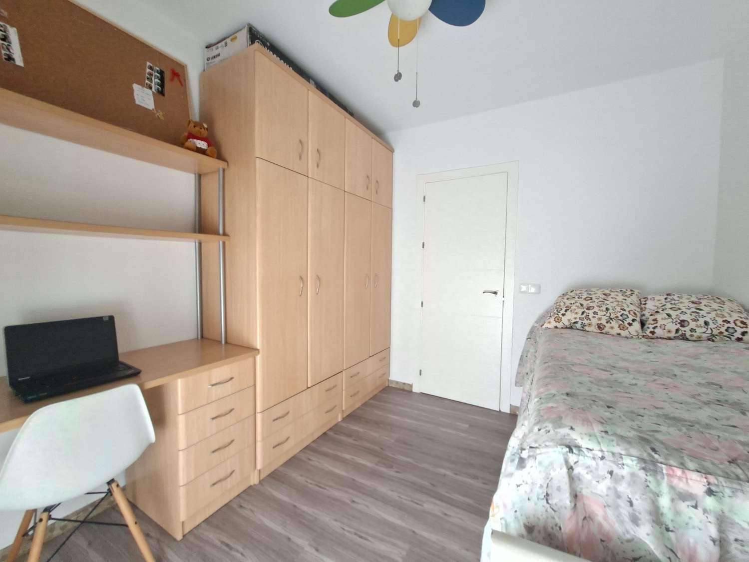 Rymlig och ljus fyrarumslägenhet i hjärtat av Vélez-Málaga