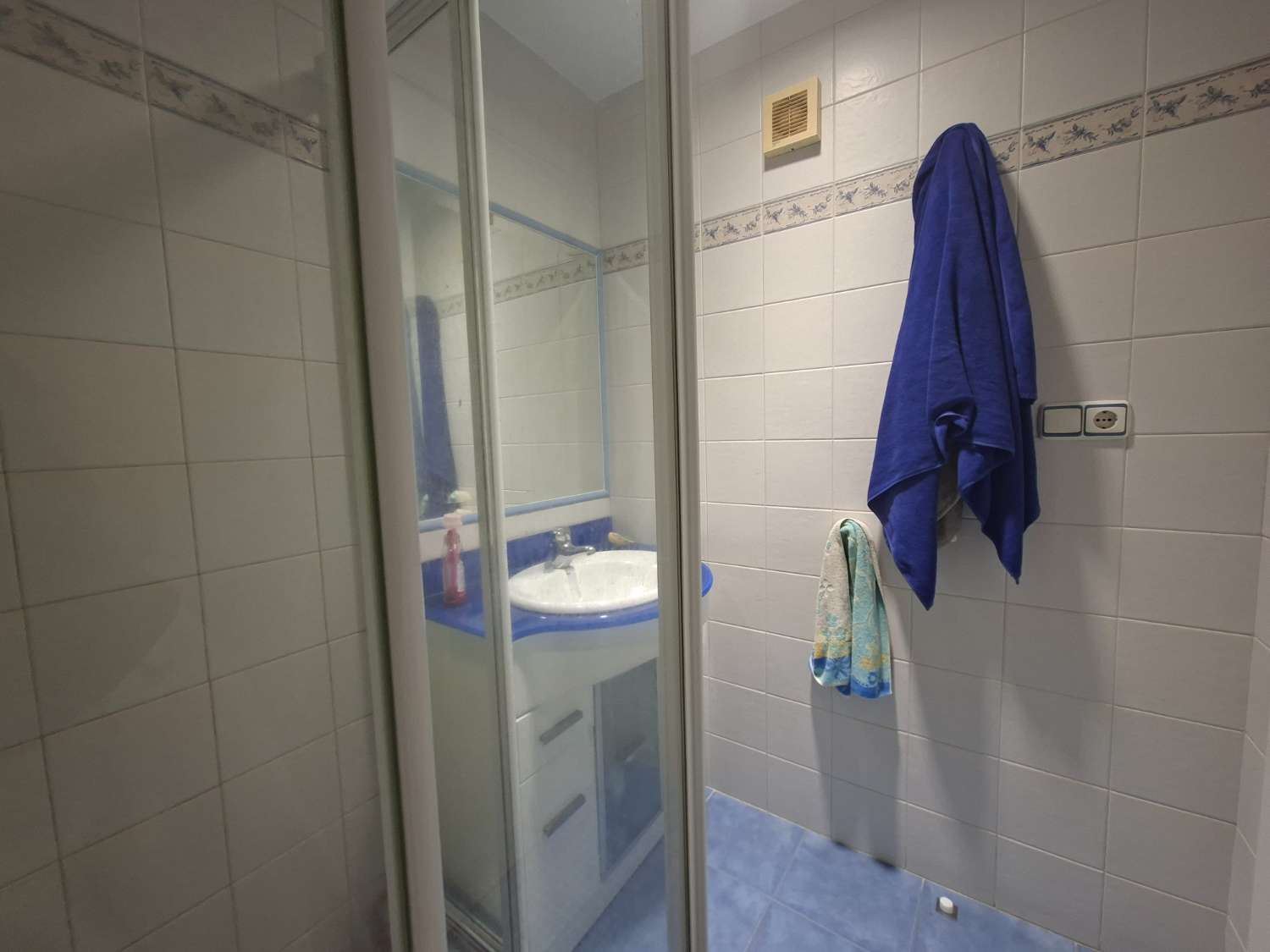 Rymlig och ljus fyrarumslägenhet i hjärtat av Vélez-Málaga