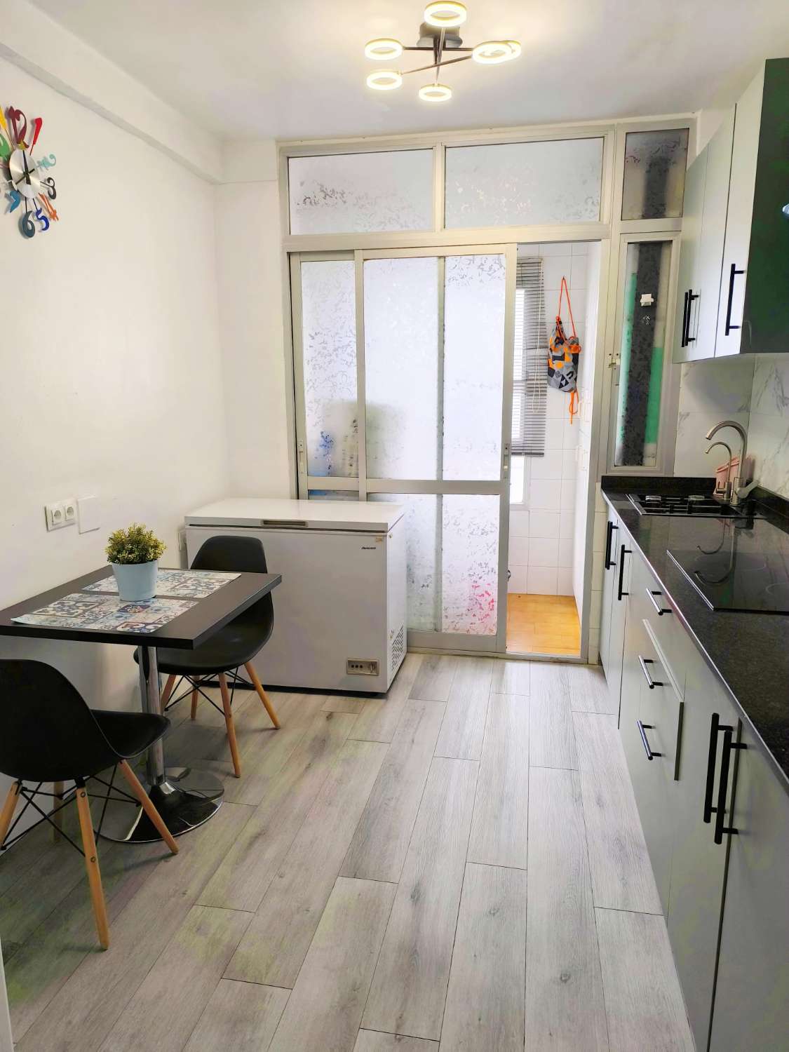 Rymlig och ljus fyrarumslägenhet i hjärtat av Vélez-Málaga