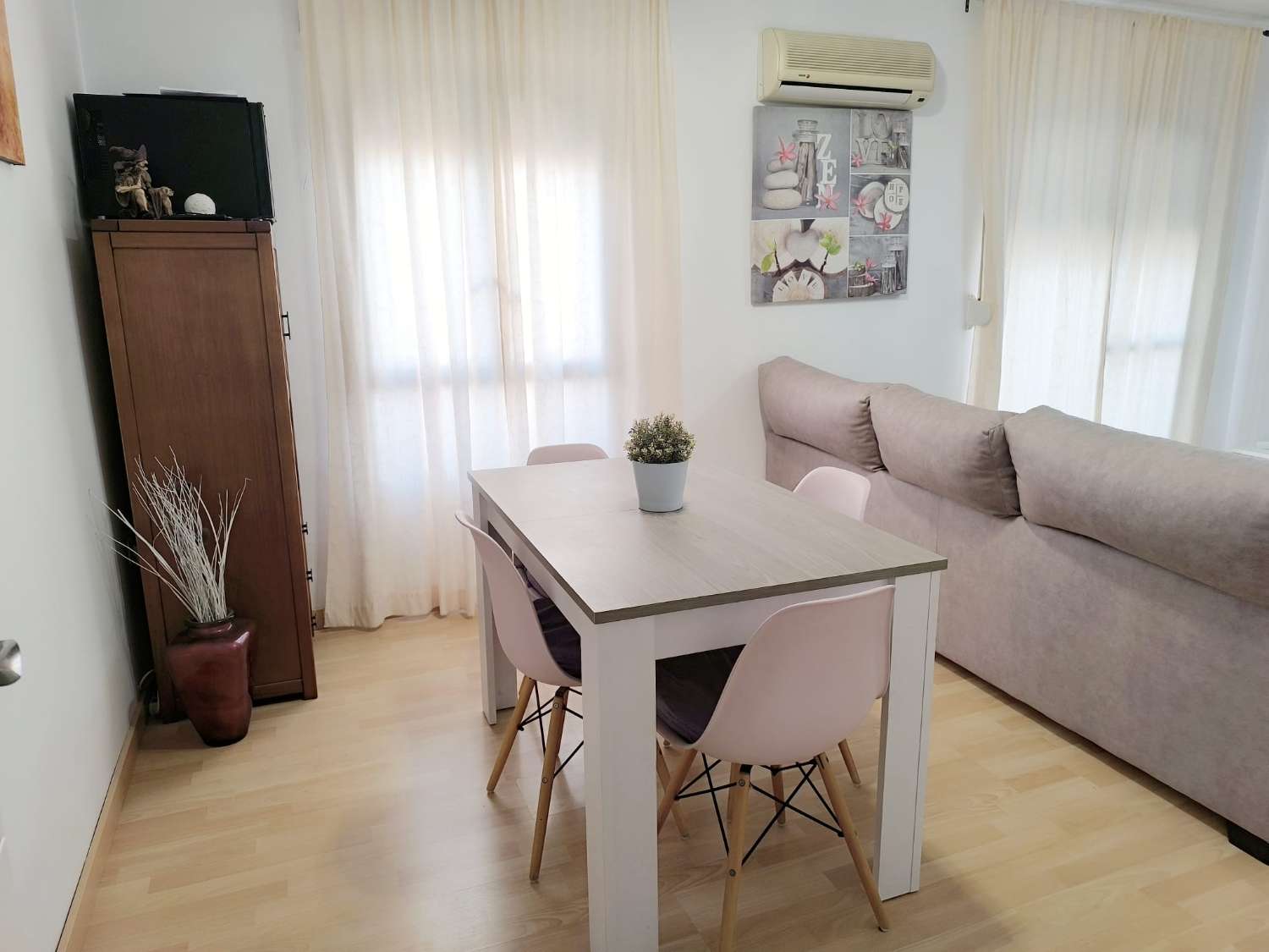 Rymlig och ljus fyrarumslägenhet i hjärtat av Vélez-Málaga