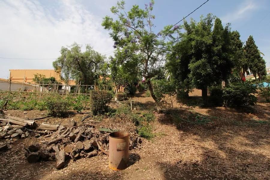 Beachfront Villa in Benajarafe with Large Urban Plot