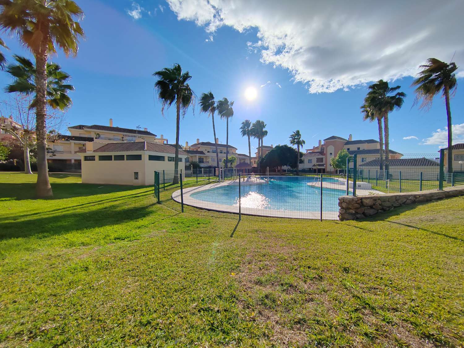 3-Schlafzimmer-Wohnung im Baviera Golf mit Pool und Parkplatz