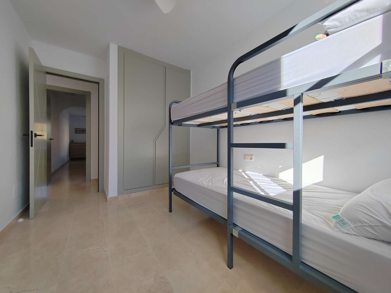 3-Schlafzimmer-Wohnung im Baviera Golf mit Pool und Parkplatz