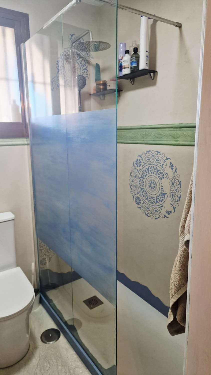 Hus med gård i Almayate