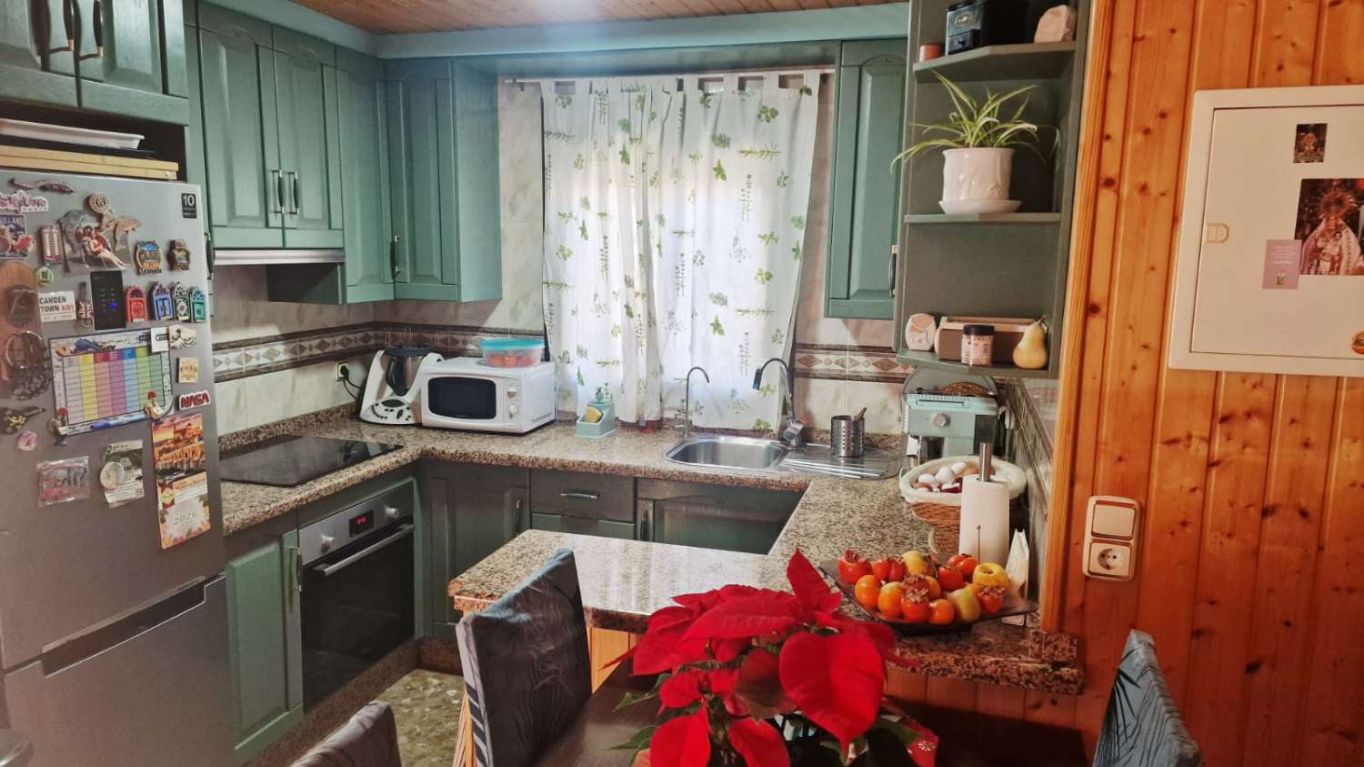 Hus med gård i Almayate