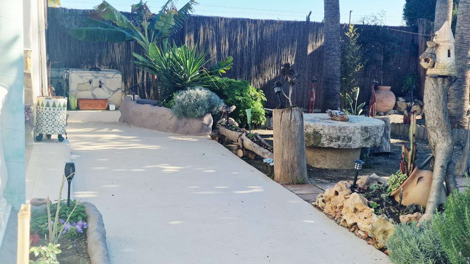 Hus med gård i Almayate