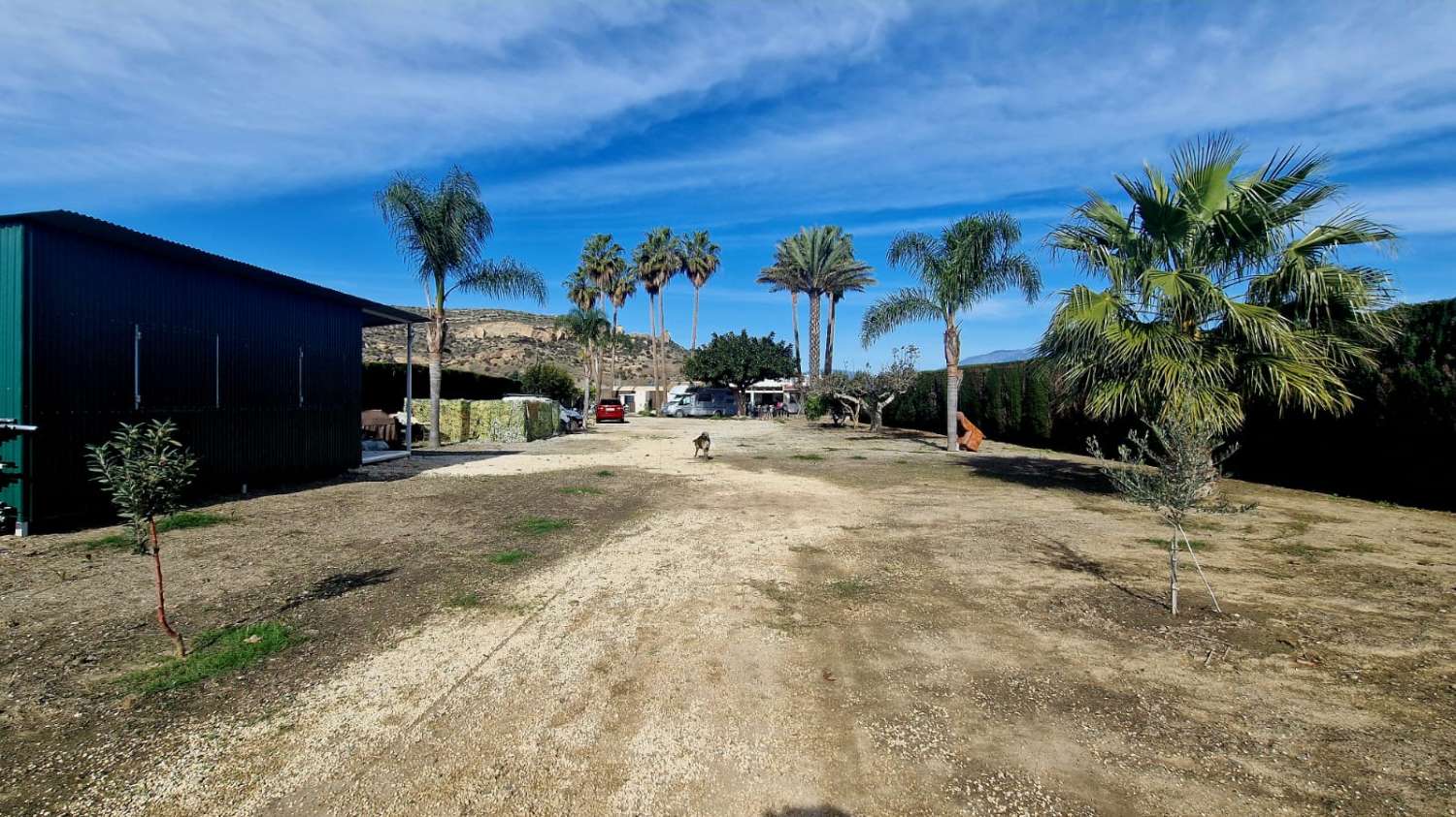 Hus med gård i Almayate