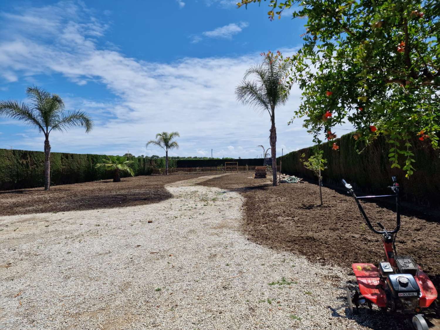 Hus med gård i Almayate