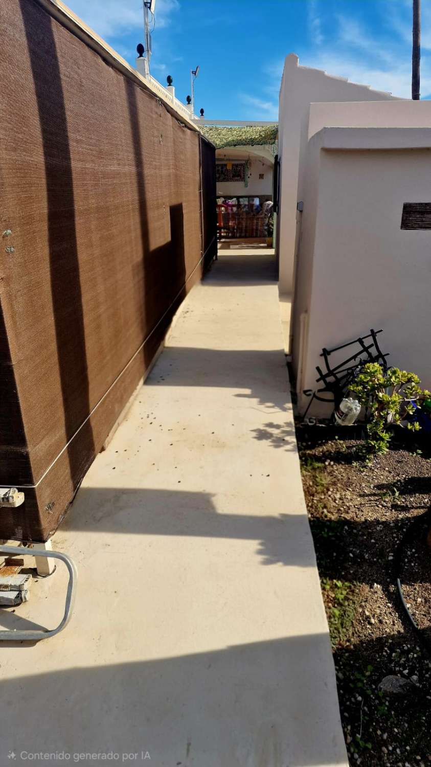 Hus med gård i Almayate