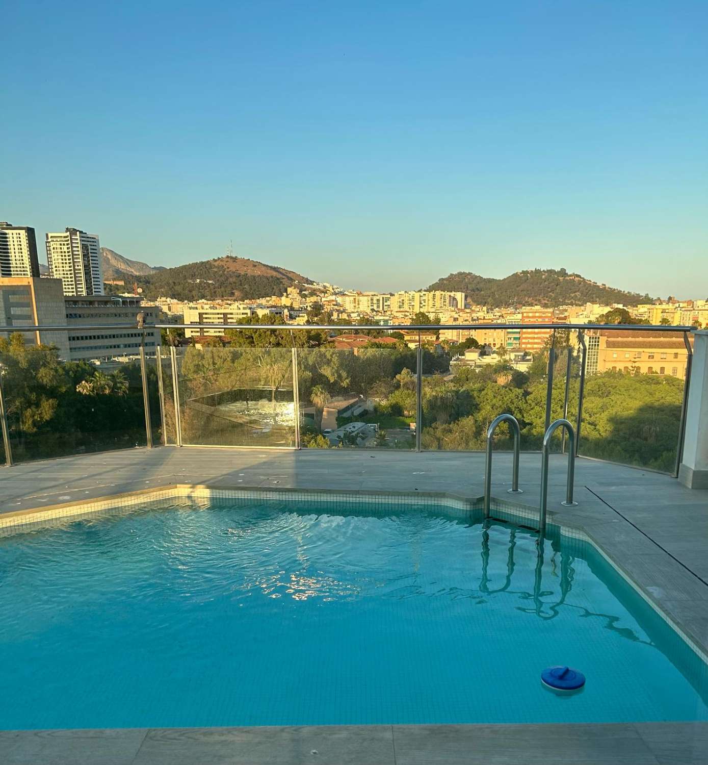 пентхауз в продаже в Victoria Eugenia (Málaga)