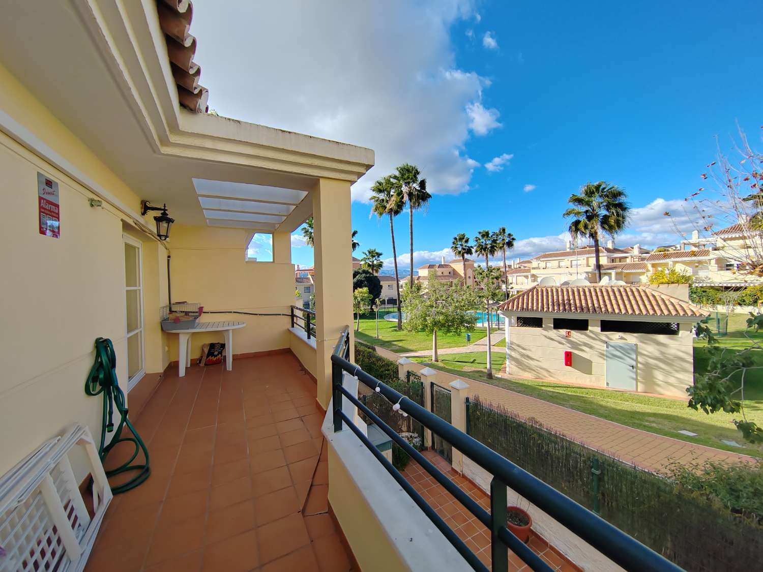 Apartamento de 3 dormitorios en Baviera Golf con piscina y parking