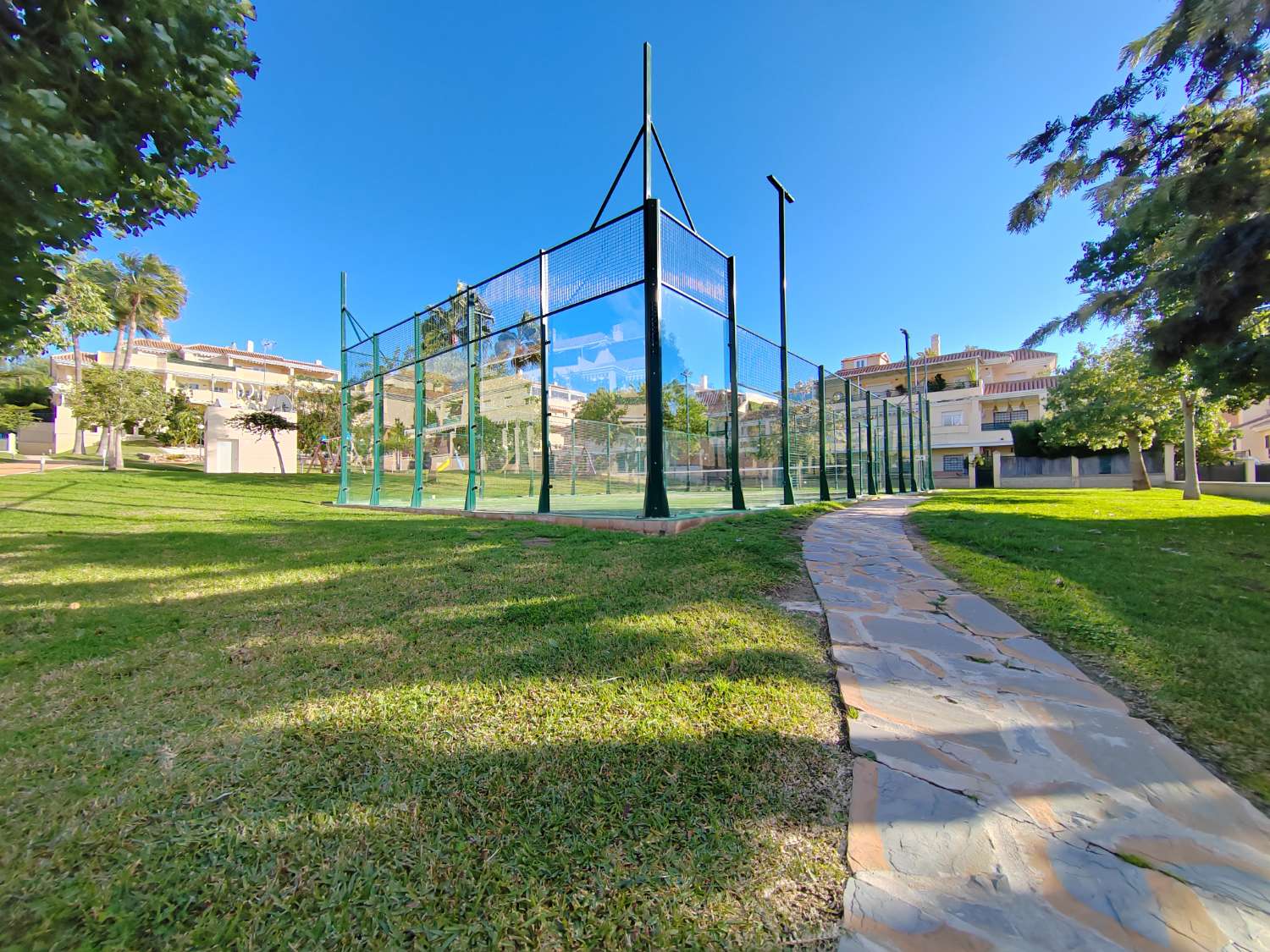 Apartamento de 3 dormitorios en Baviera Golf con piscina y parking