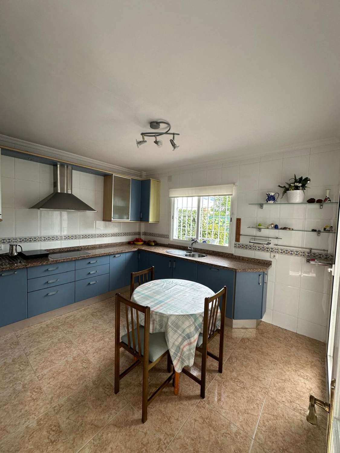 Reihenhaus mit 3 Schlafzimmern in Mezquitilla