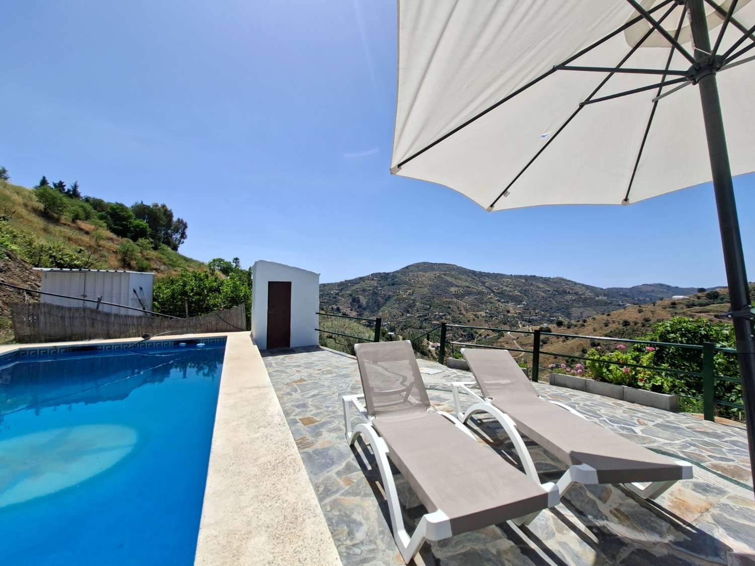 Casa rustica con piscina Cómpeta