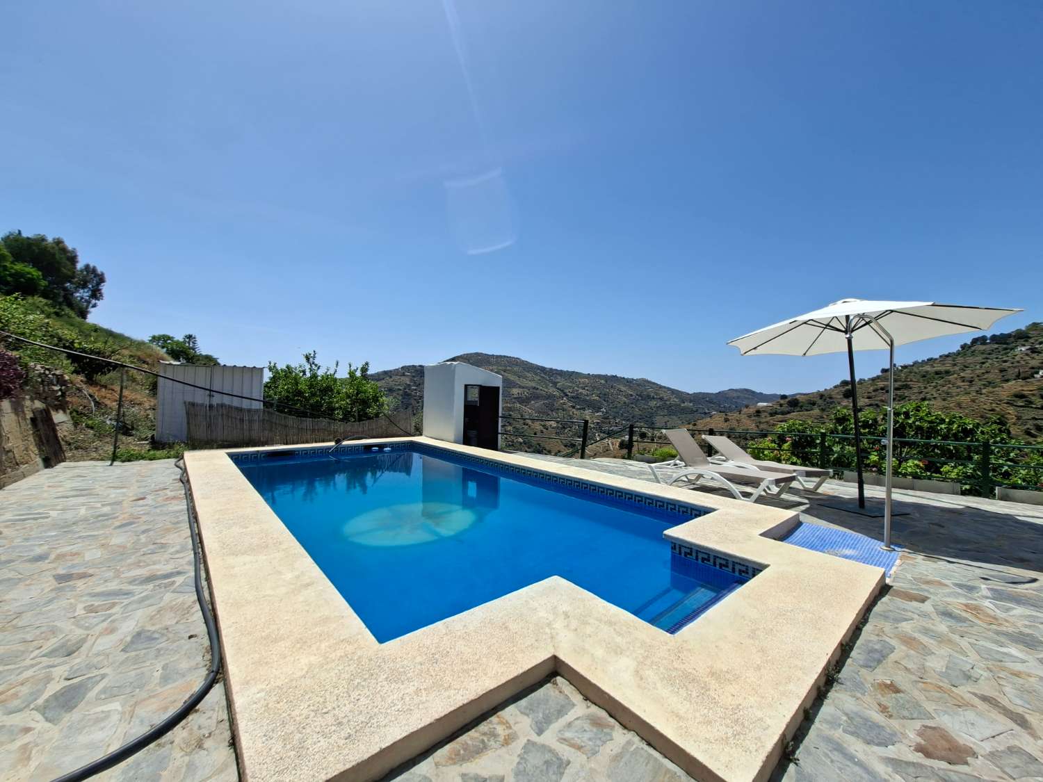 Casa rustica con piscina Cómpeta