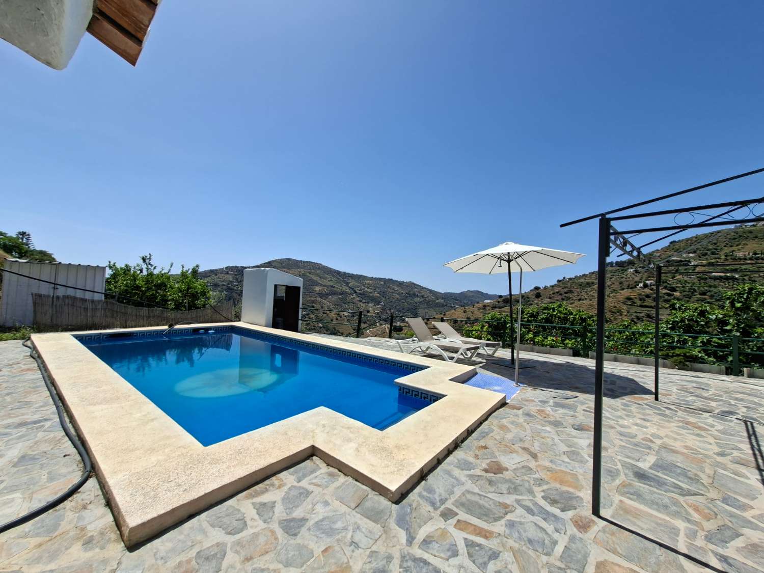 Casa rustica con piscina Cómpeta