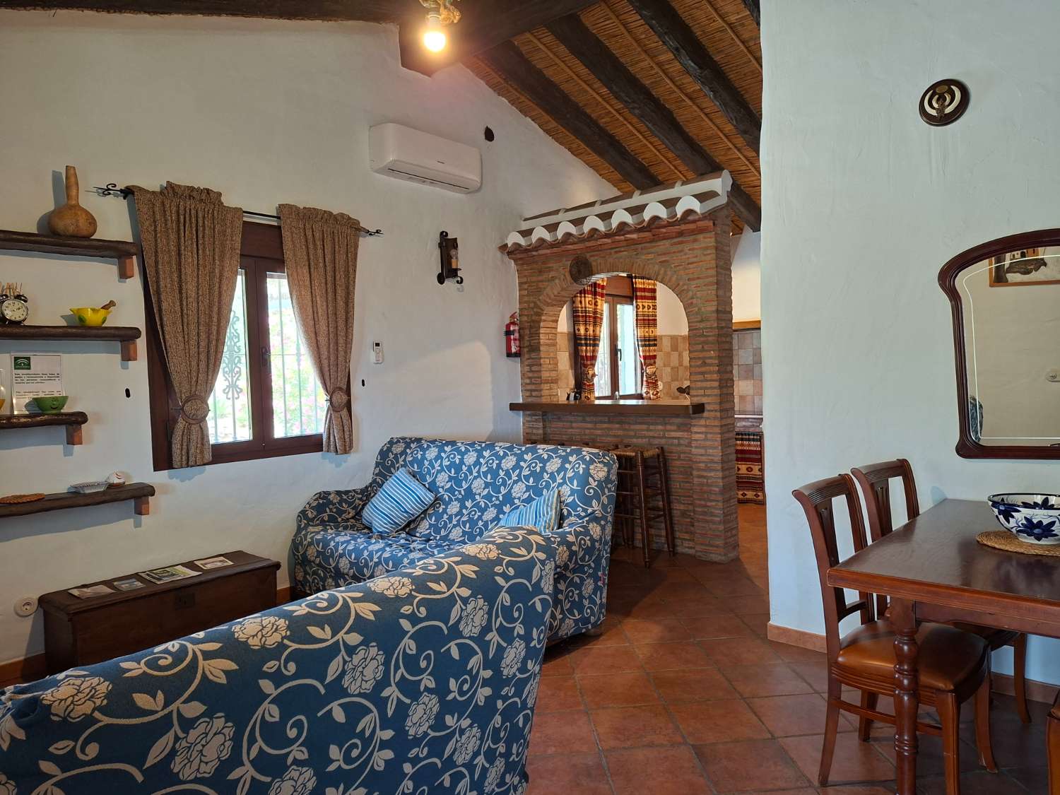 Casa rustica con piscina Cómpeta