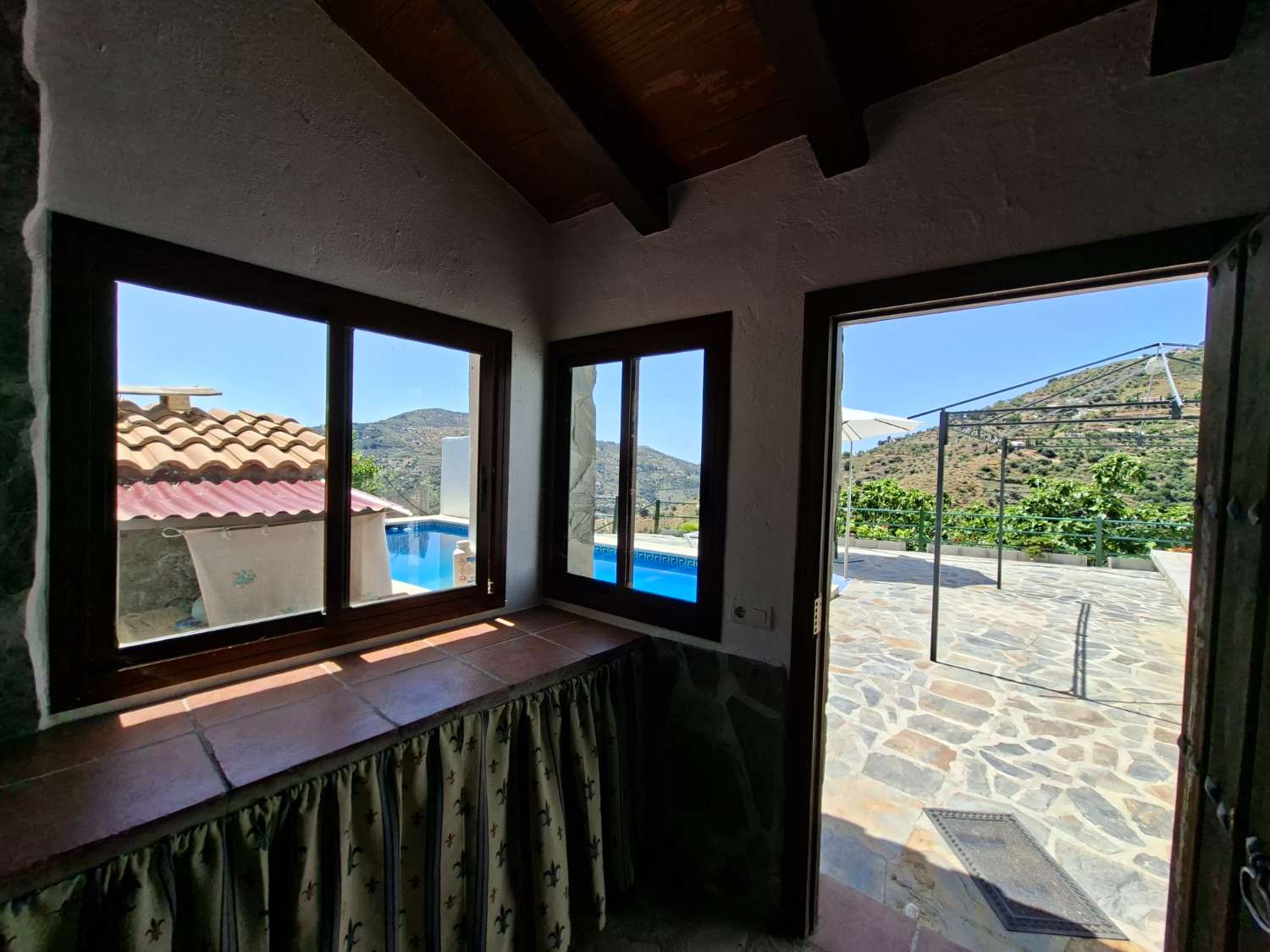 Casa rustica con piscina Cómpeta