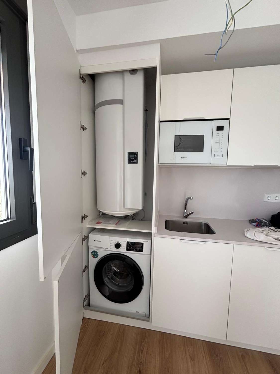 Apartamento a estrenar en 1ª línea de playa en Torre del Mar