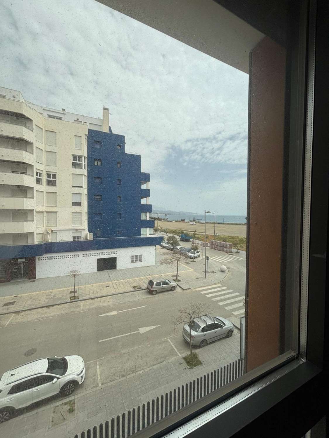 Apartamento a estrenar en 1ª línea de playa en Torre del Mar