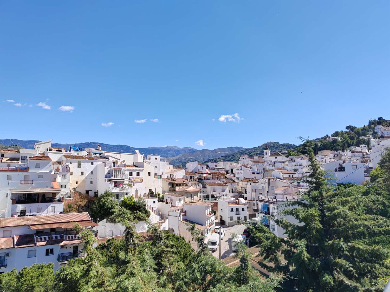 Appartement te huur in Sayalonga