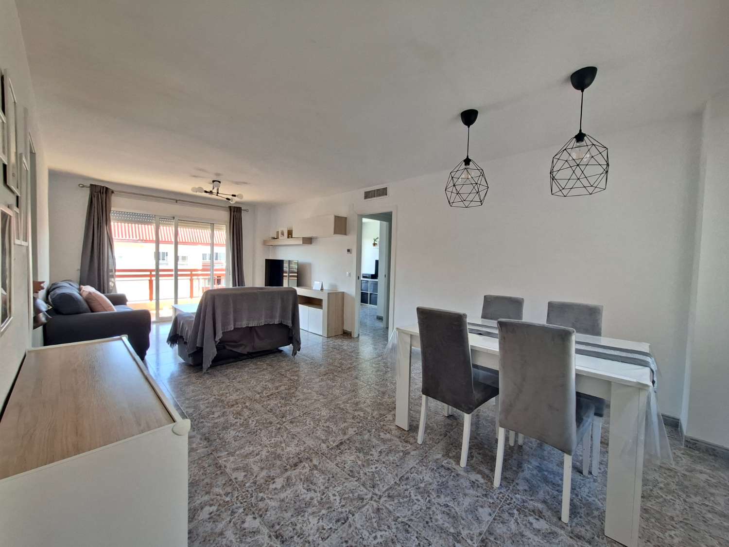 Flat te koop in Zona Hispanidad-Vivar Téllez (Vélez-Málaga)