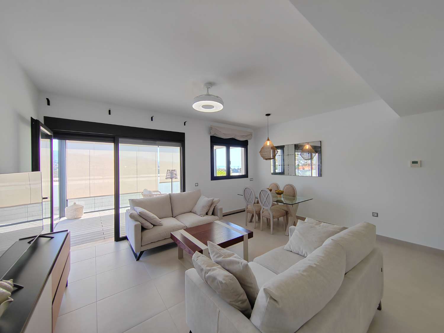 пентхауз в продаже в Paseo Marítimo de Levante (Torre del Mar)