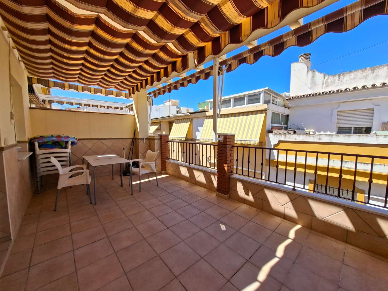 Piso de 2 dormitorios en venta en el centro de Torre del Mar.