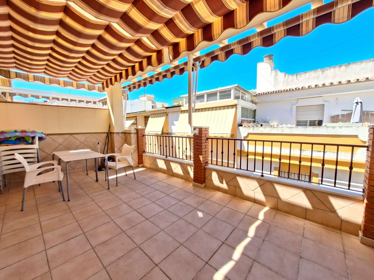 Piso de 2 dormitorios en venta en el centro de Torre del Mar.