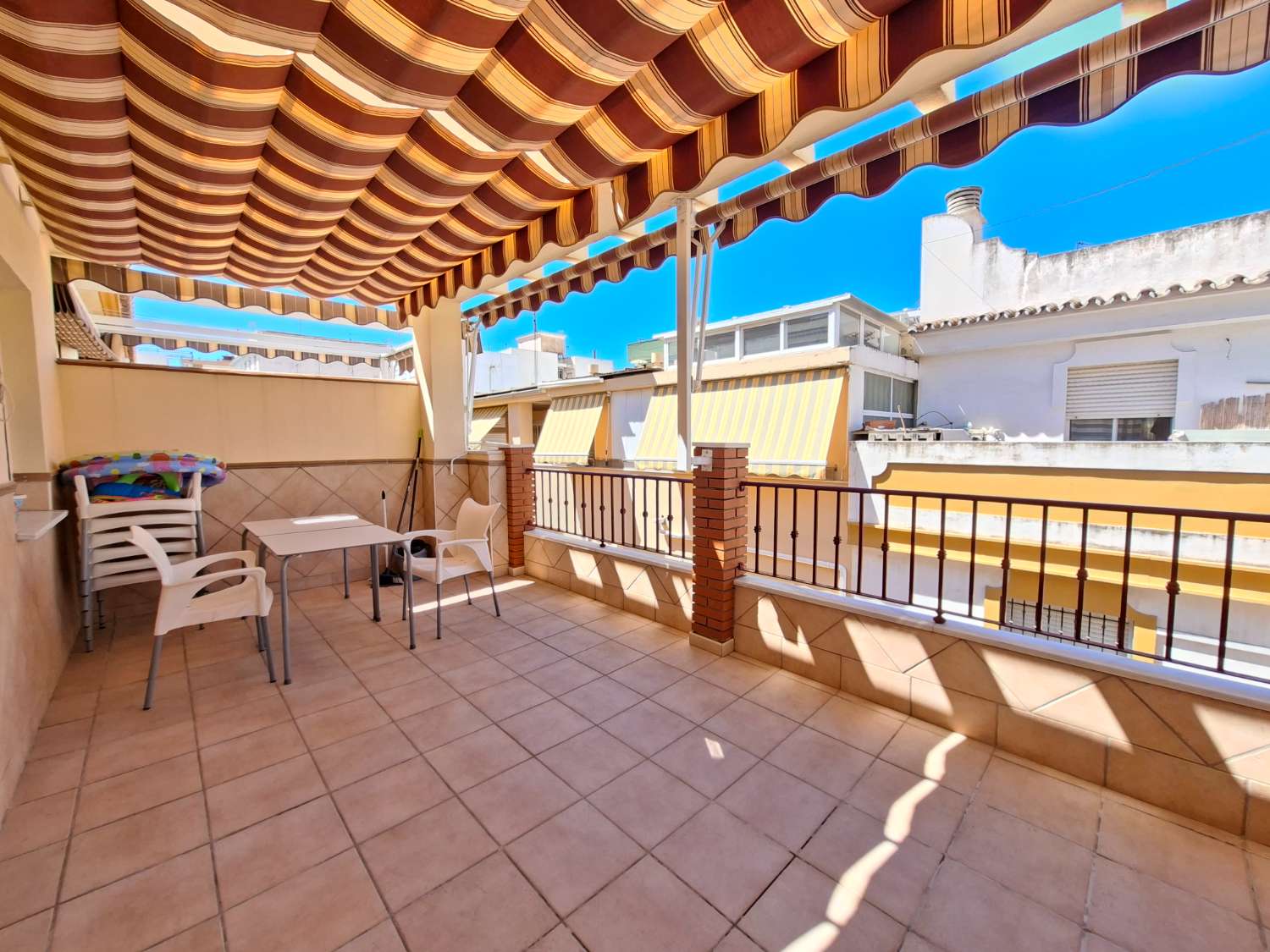 Piso de 2 dormitorios en venta en el centro de Torre del Mar.