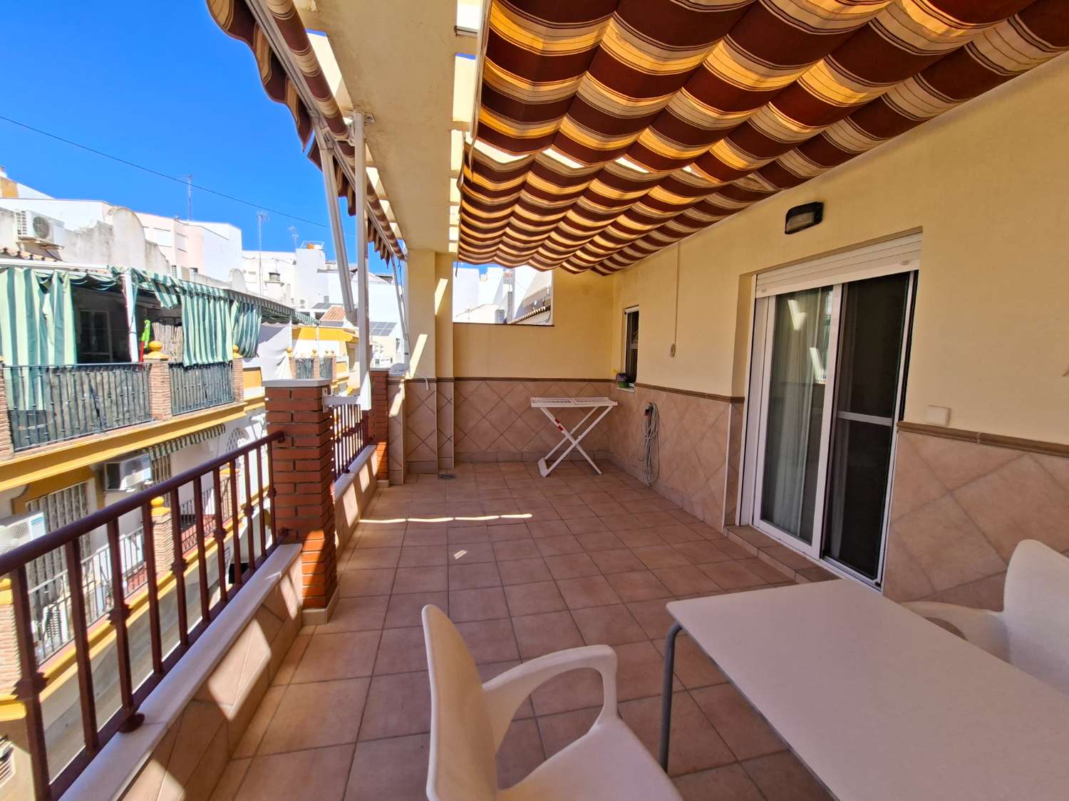 Piso de 2 dormitorios en venta en el centro de Torre del Mar.