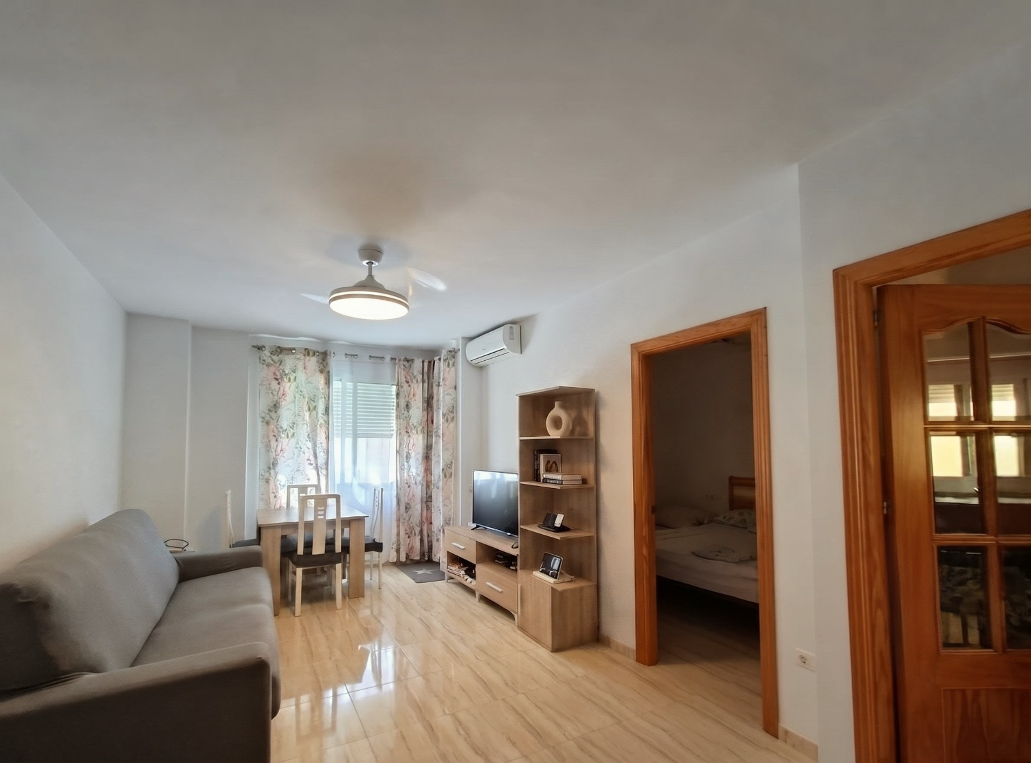 Piso de 2 dormitorios en venta en el centro de Torre del Mar.