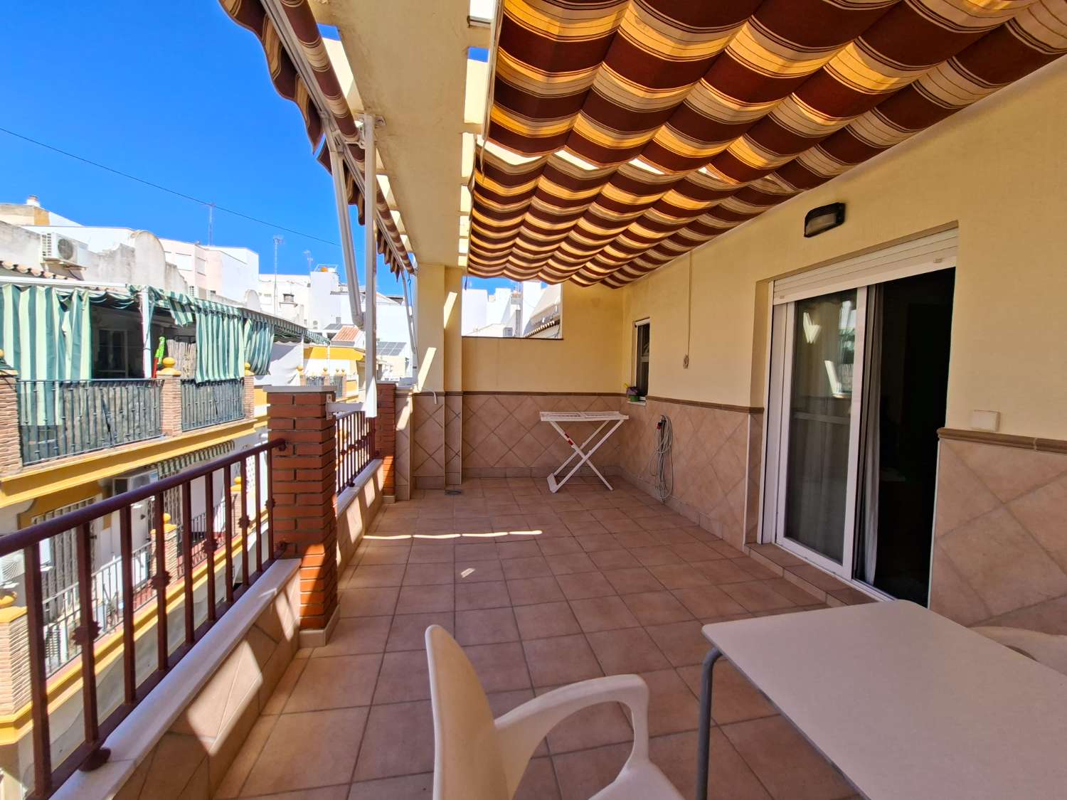 Piso de 2 dormitorios en venta en el centro de Torre del Mar.