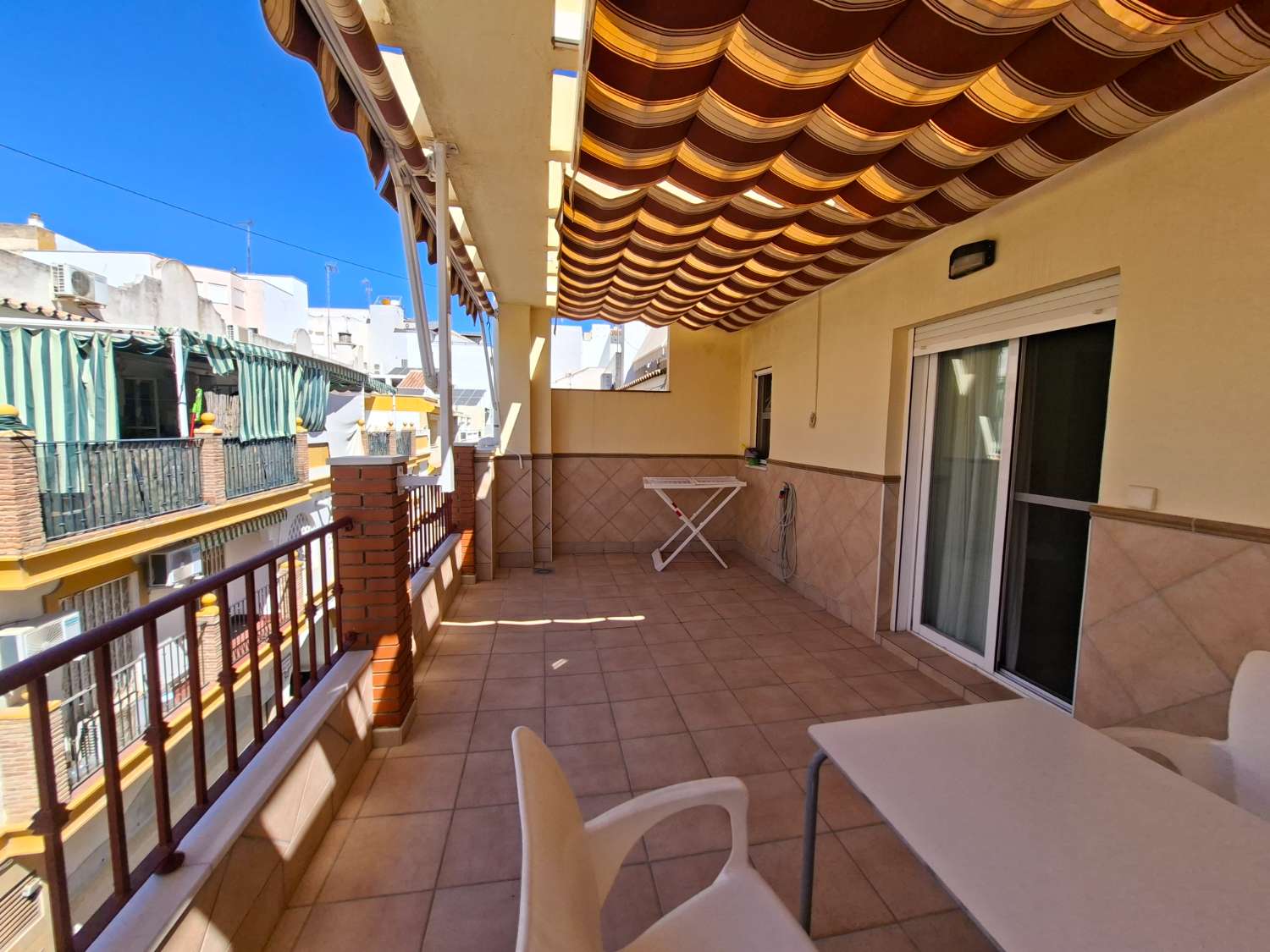 Piso de 2 dormitorios en venta en el centro de Torre del Mar.