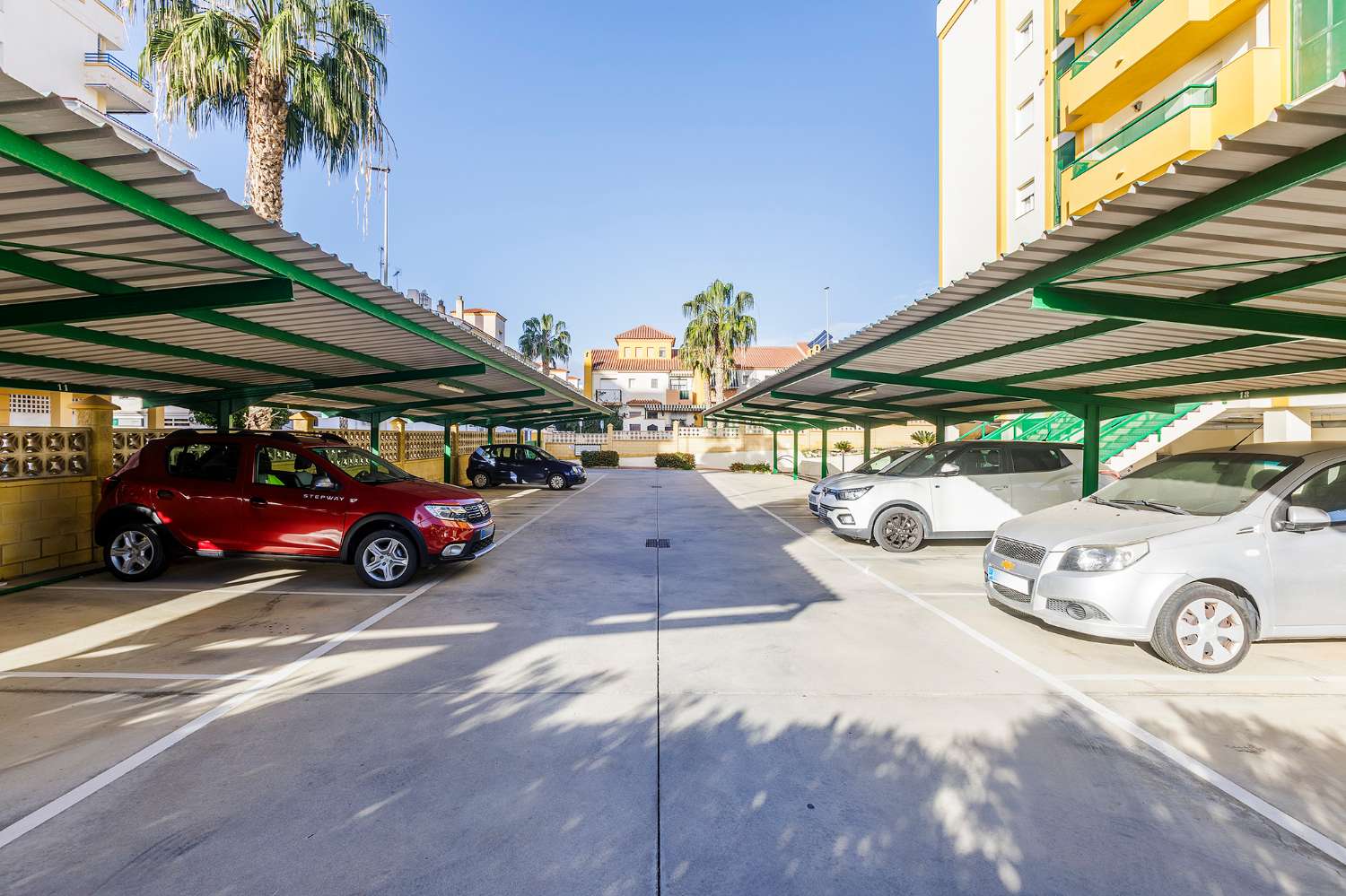 Piso en venta de 3 dormitorios Algarrobo Costa