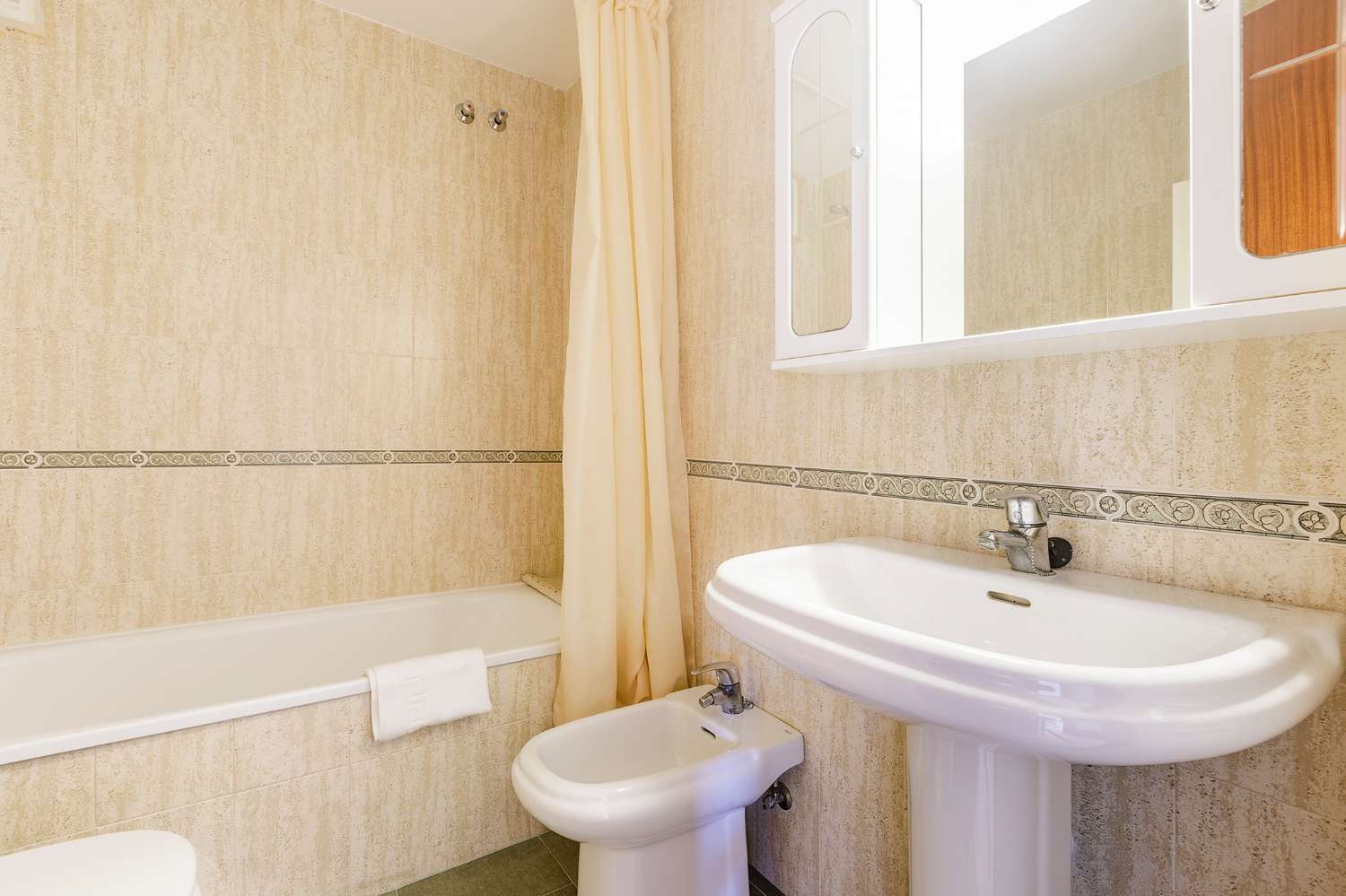 Piso en venta de 3 dormitorios Algarrobo Costa