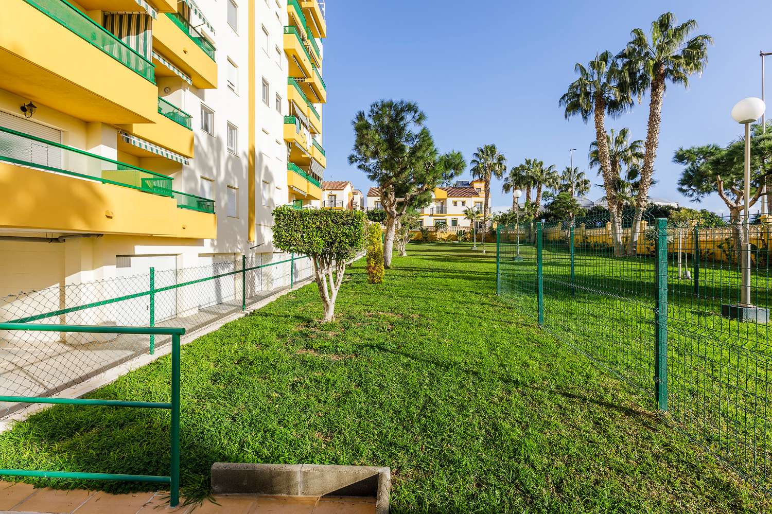 Piso en venta de 3 dormitorios Algarrobo Costa
